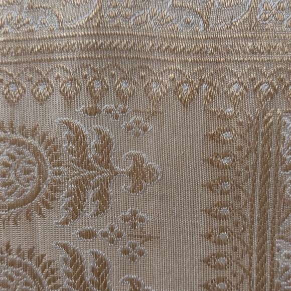 Gold Silk & Lame Table Runner - Picture 5 of 9